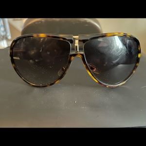 Gucci Sunglasses ( authentic)